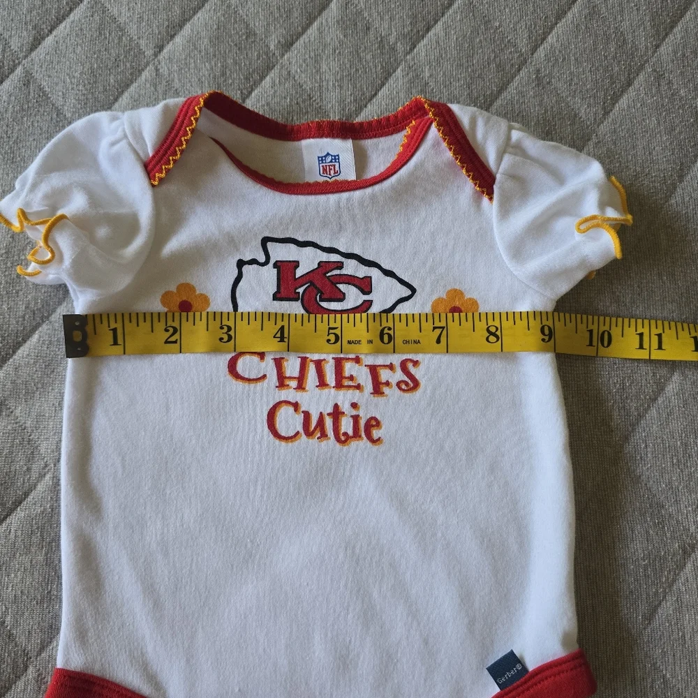 Gerber NFL Kansas City Chiefs Cutie Onesie Size 0-3 month